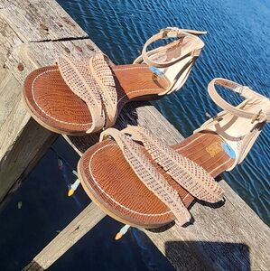 Carlos Santana Gold Leaf Strappy Sandals Sz 7.5